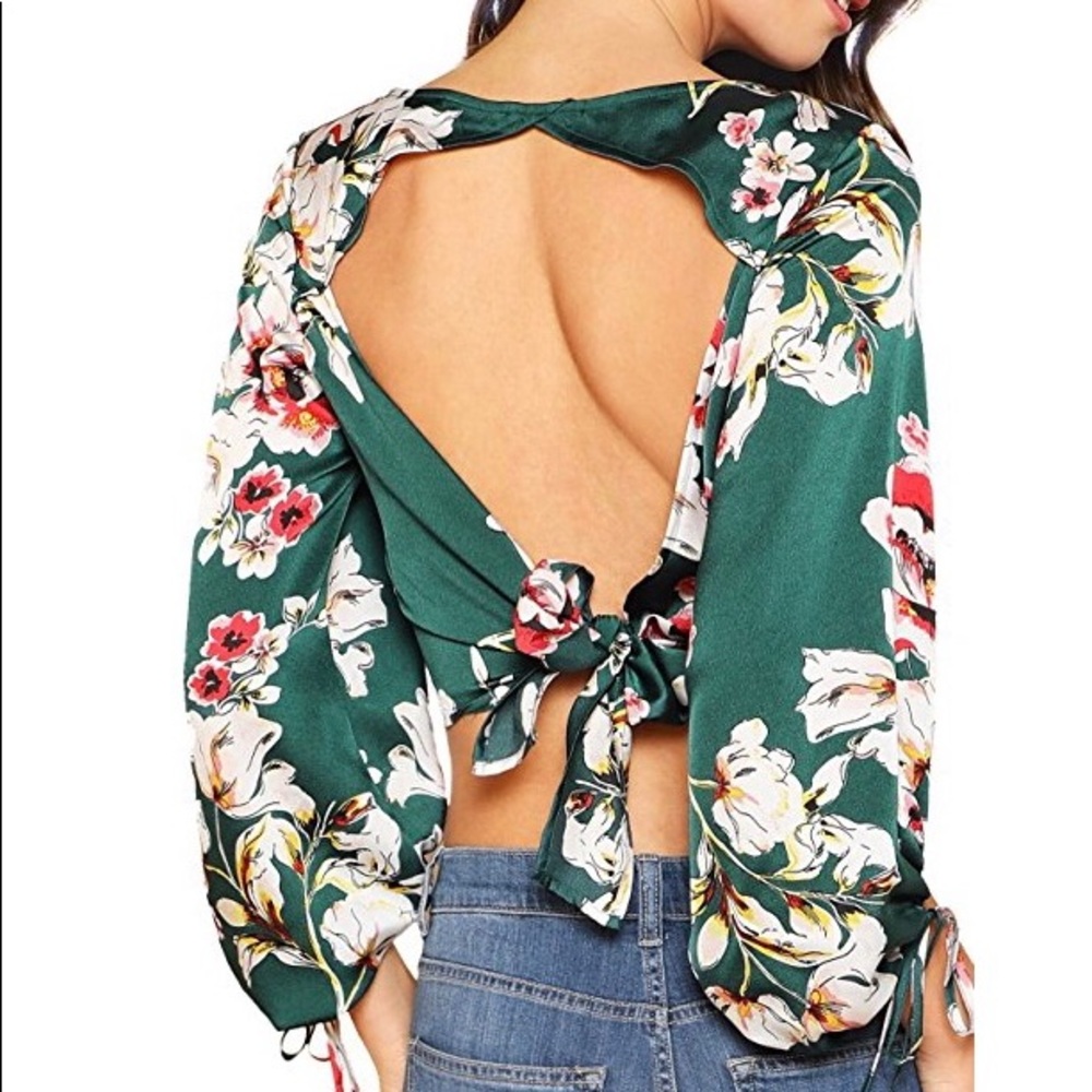 🐛Crop Top🐛 - Picture 3 of 8